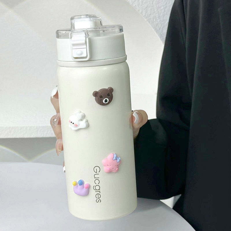 Food-grade 316 stainless steel insulated water cup, large-capacity portable insulated cup, convenient for junior and senior high school children to go to school Application Scenario