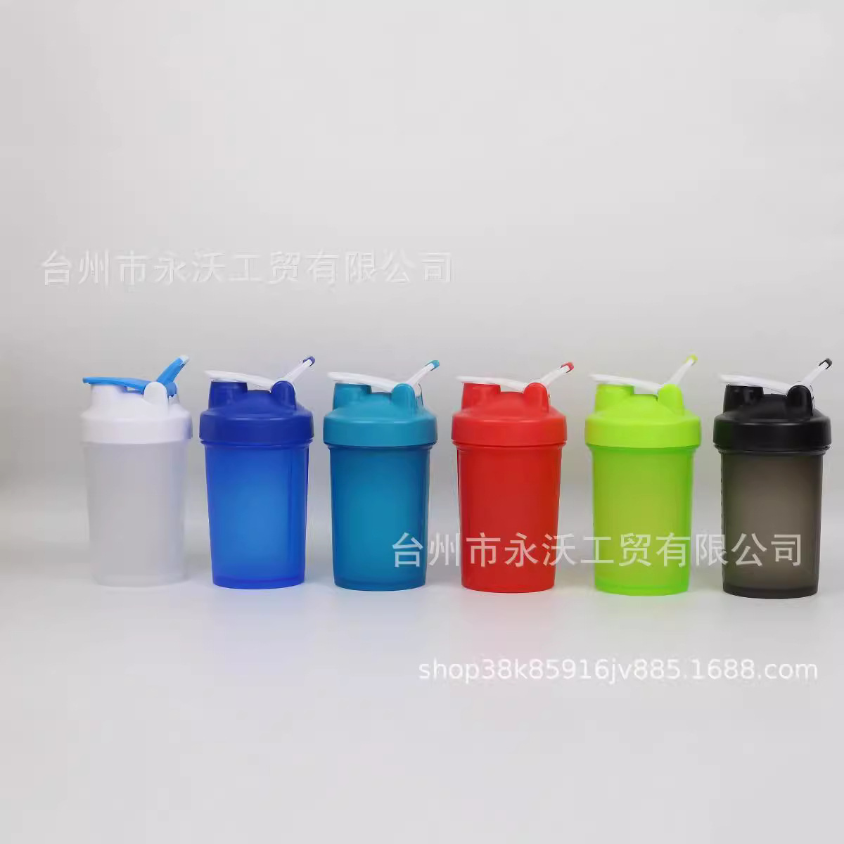 Hand-held 450ml single-layer shaker cup, sports and fitness protein powder milkshake cup, printed LOGO advertising gift water cup full figure