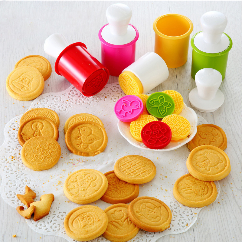 Cross-border best-selling silicone cookie seal mold DIY mooncake embossing mold set cartoon animal cookie mold full figure