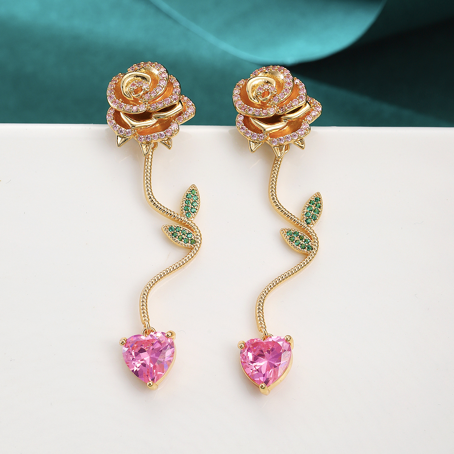 New cross-border diamond-encrusted rose earrings for women, French light luxury creative design, heart-shaped camellia stud earrings, trendy Application Scenario