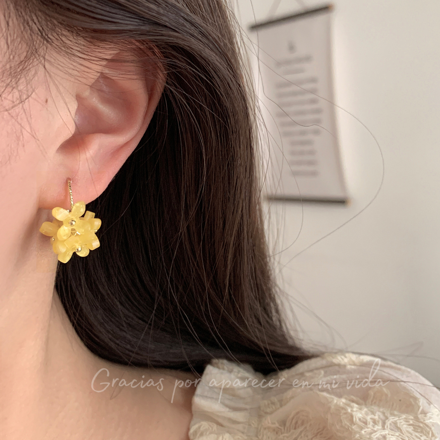 Spring and summer magnolia pearl resin earrings, with a light luxury and high-end feel, sweet and niche design, and a girlish heart, are exquisite earrings Specification drawing