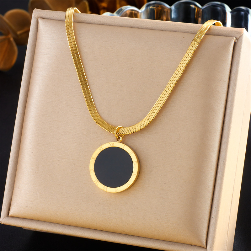 European and American fashion, niche and individual, simple gold-plated stainless steel geometric round Roman numeral round pendant necklace full figure