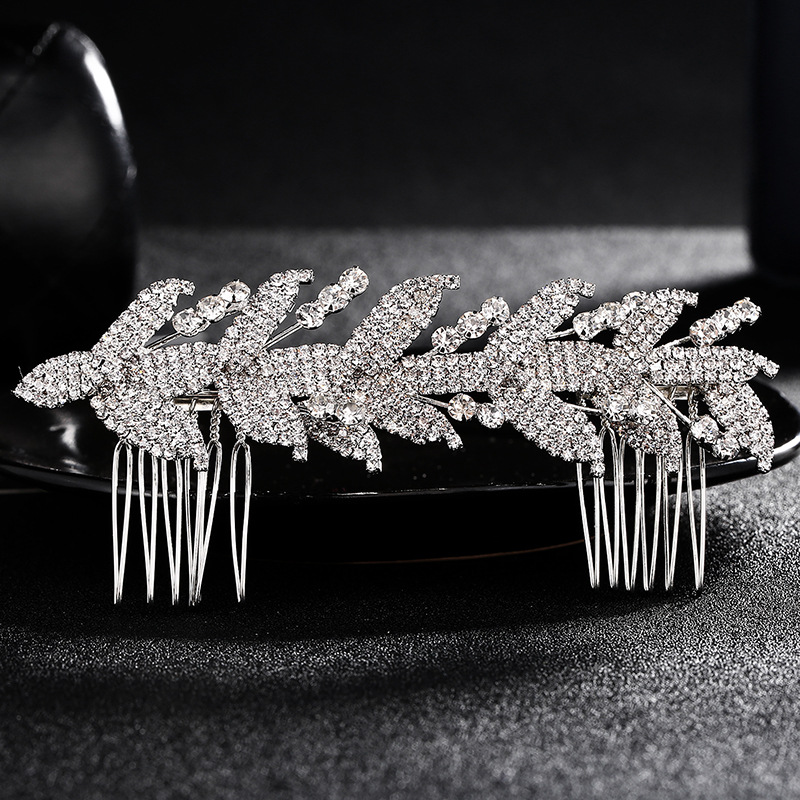 European and American accessories, rhinestone claw chain comb, leaf-shaped bride's updo headwear, wedding banquet diamond-encrusted bride's comb details Picture