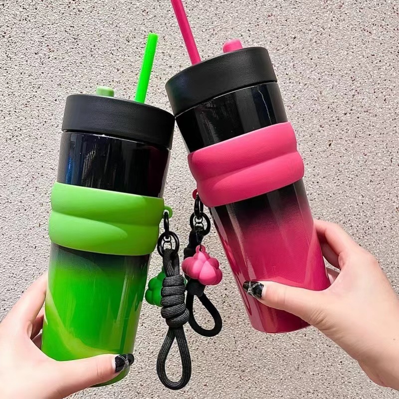 Cross-border super-large capacity 316 stainless steel insulated inner liner, outdoor portable lifting rope straw, unisex Phantom Cup Application Scenario