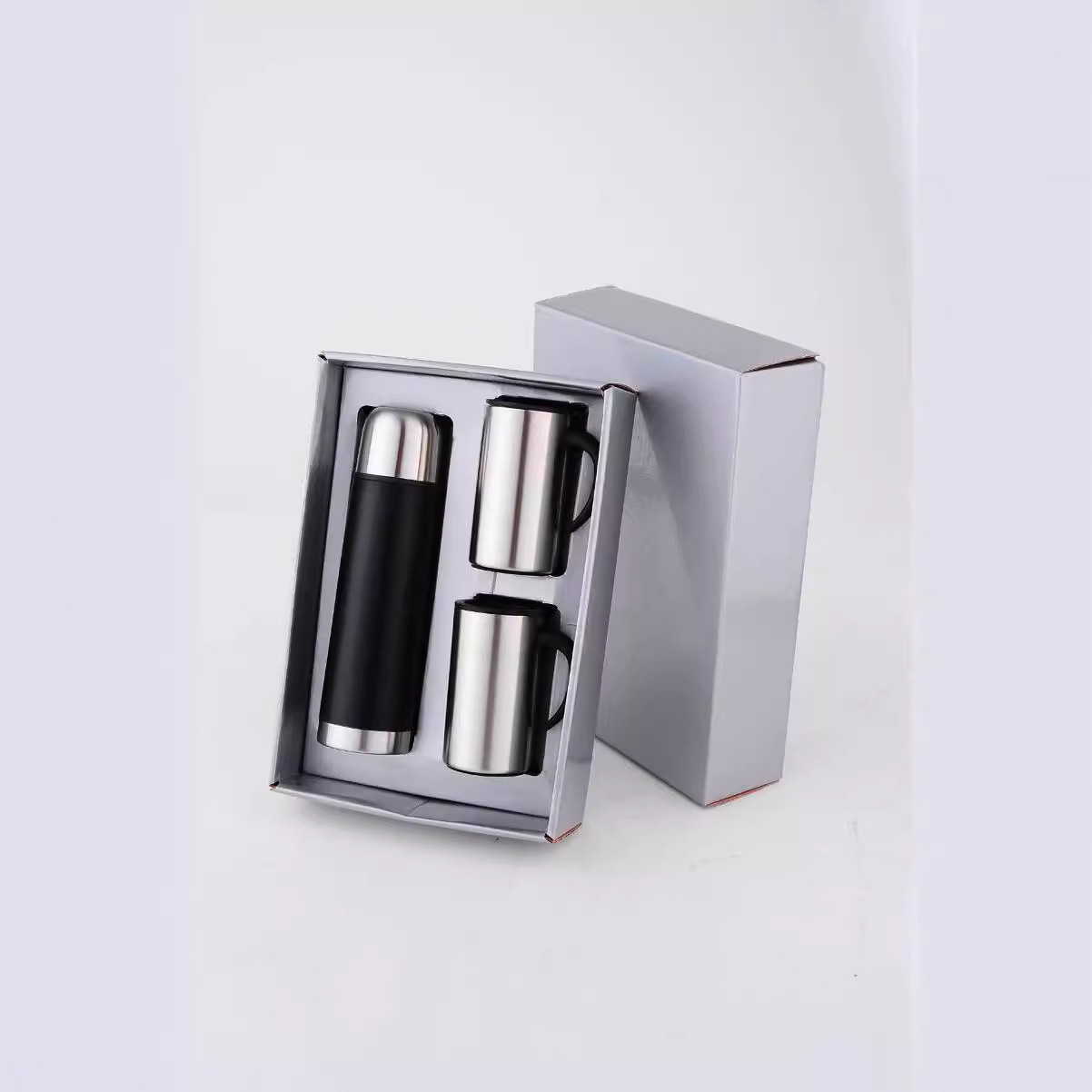 Factory direct sales of 304 stainless steel large-capacity office insulated cup sets, wholesale business gift cups, handle water cups Application Scenario