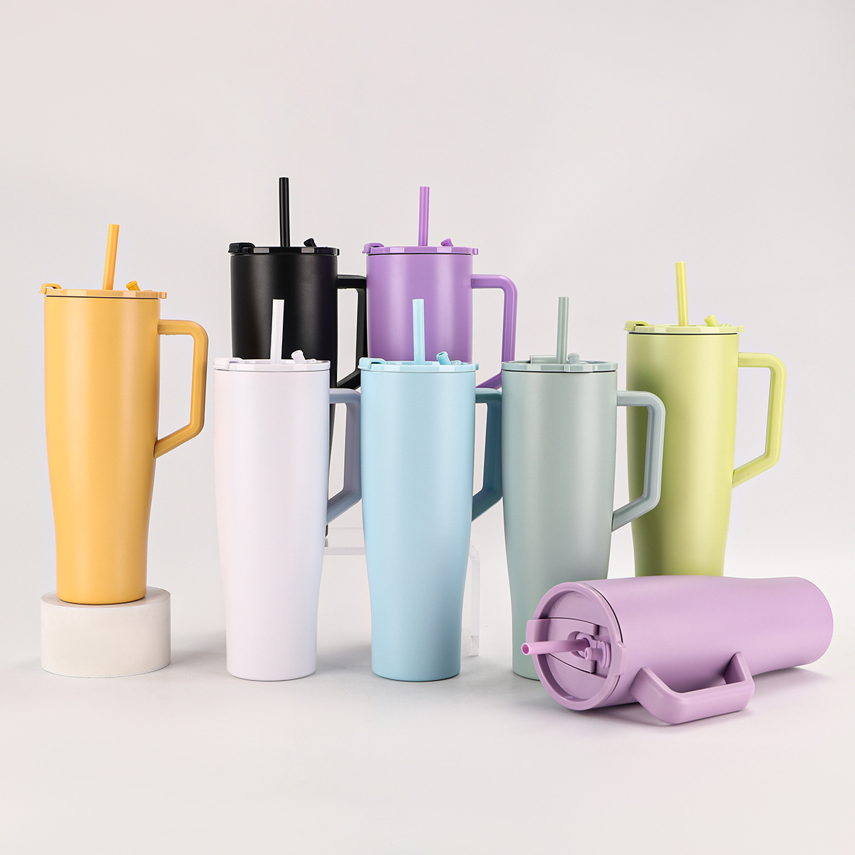 New creative 304 stainless steel insulated cup, outdoor simple and portable straw cup, car handle 40oz car cup full figure