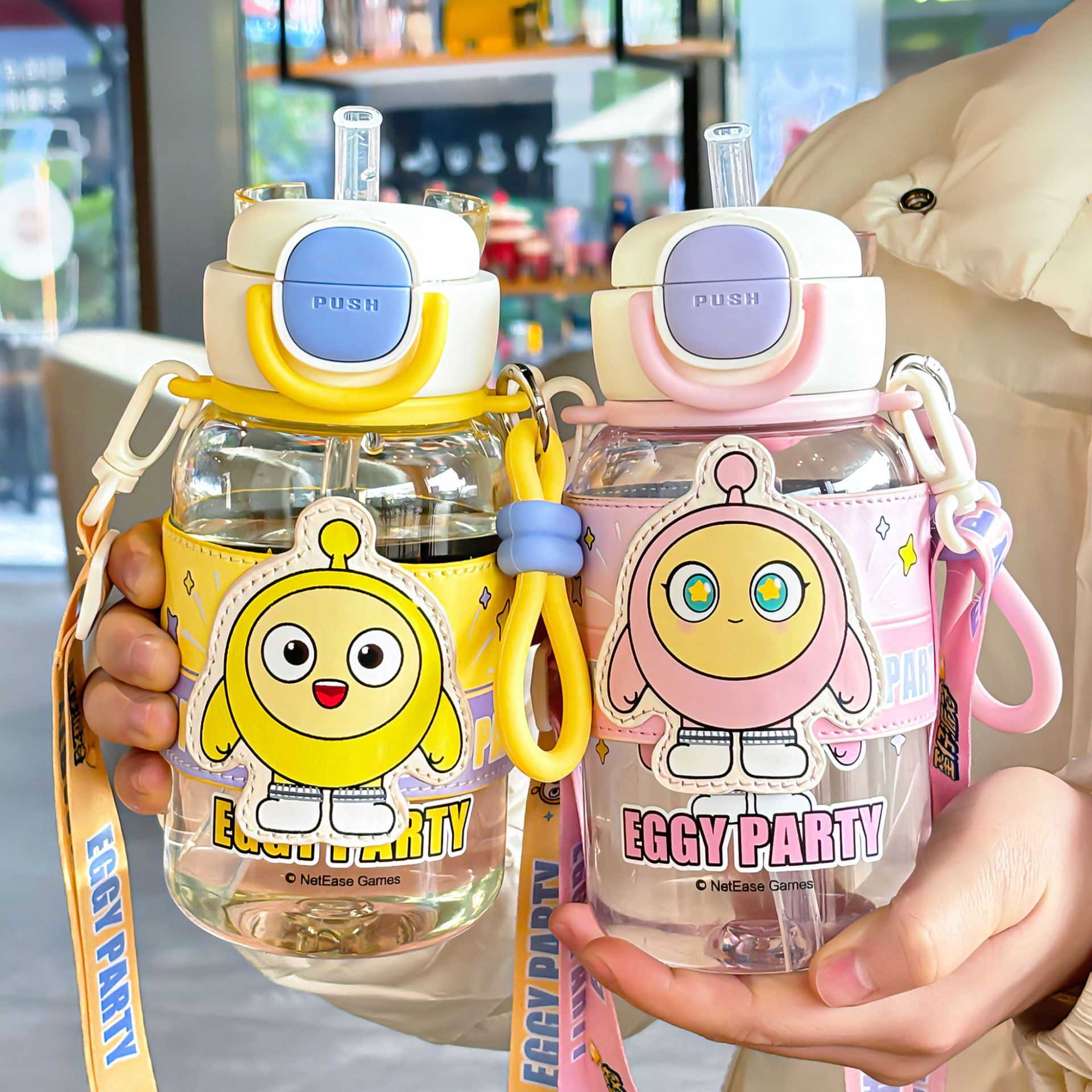 Danzai Party officially authorized children's water cups, creative male and female student large-capacity straw cups, convenient plastic cups Application Scenario