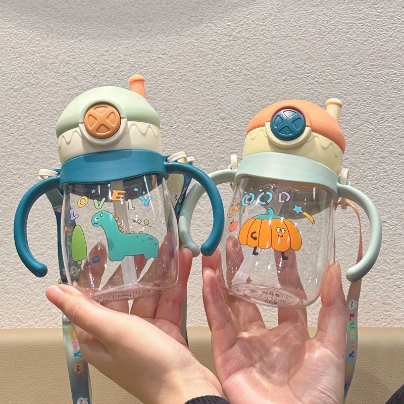 Children's straw water cup with scale, drinking cup for babies over one year old, portable and cute water bottle specially designed for kindergartens details Picture