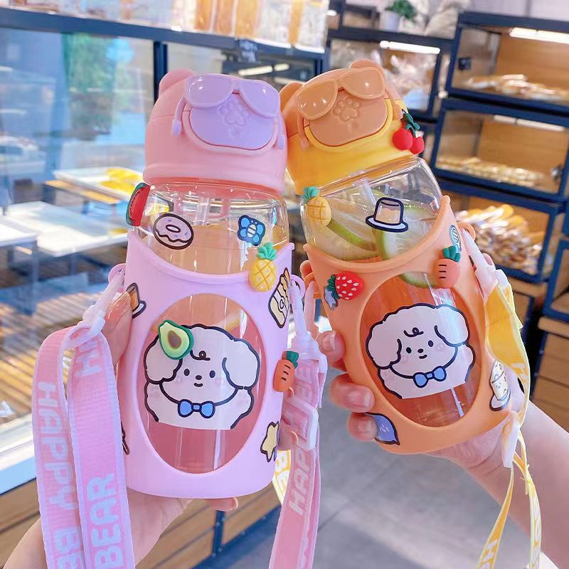 New cute cartoon children's straw plastic cup, environmentally friendly and drinkable, fashionable and portable student glasses bear water cup details Picture
