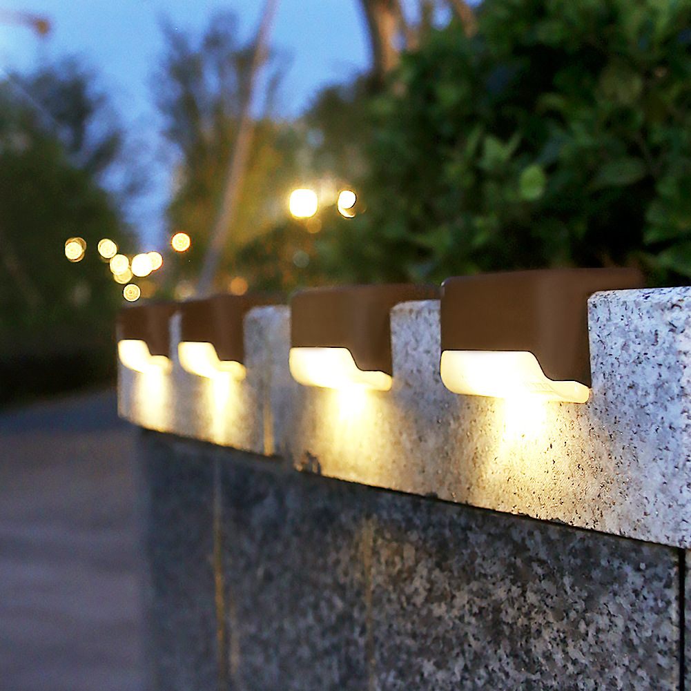 Outdoor solar step lights, fence lights, rainproof staircase lights, courtyard railing lights, solar wall lights, step lights Specification drawing