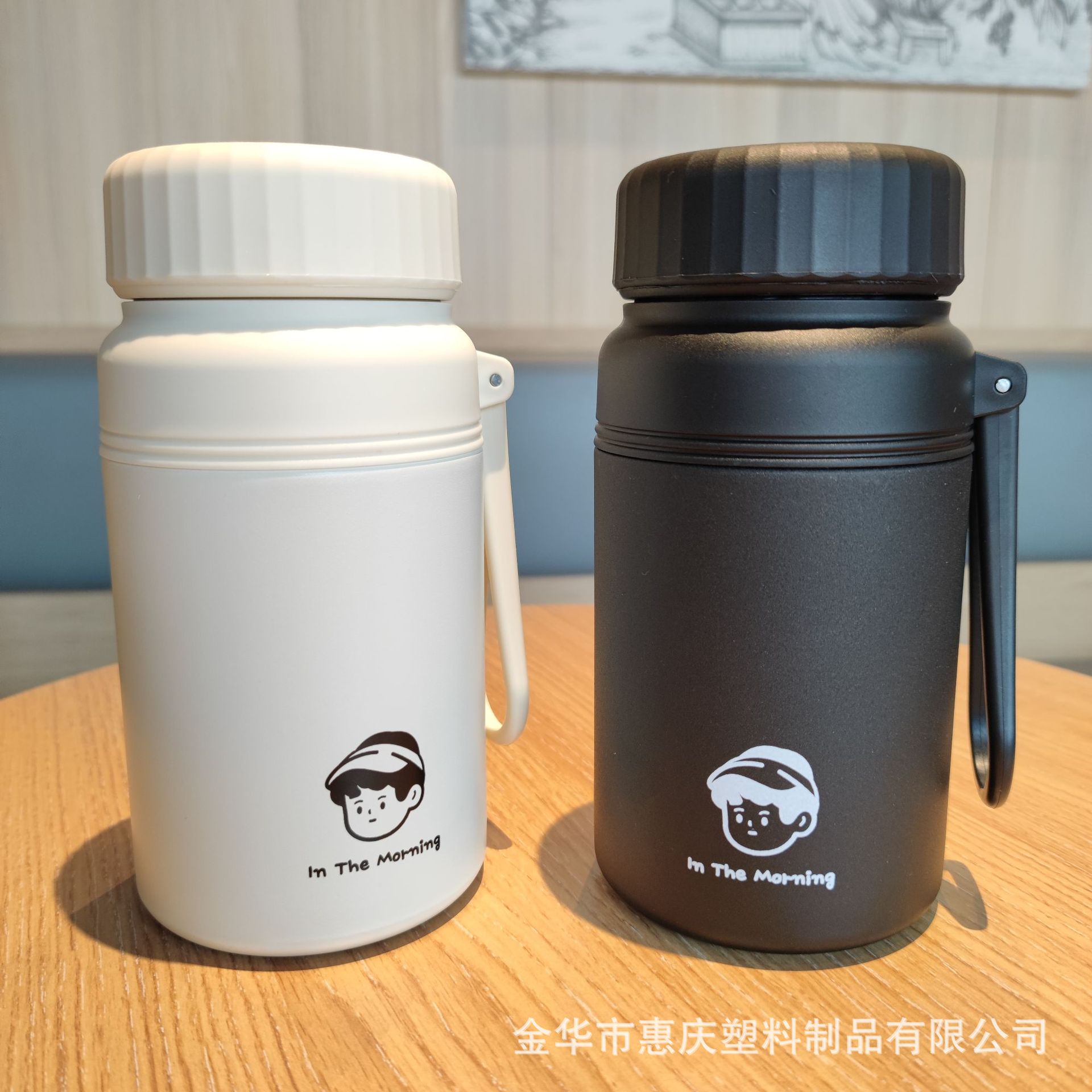 Portable handle stainless steel insulated cup, large-capacity couple cup with tea compartment, tea water cup, office cold preservation ice cup full figure