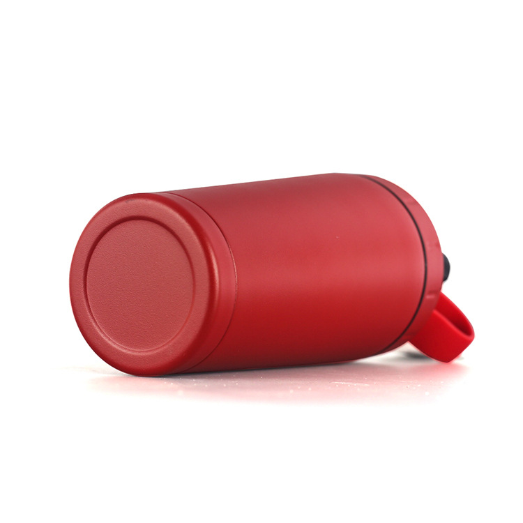 700ml double-layer stainless steel insulated cups, sports shaker cups, winter outdoor products, black shaker cups are available in stock Application Scenario