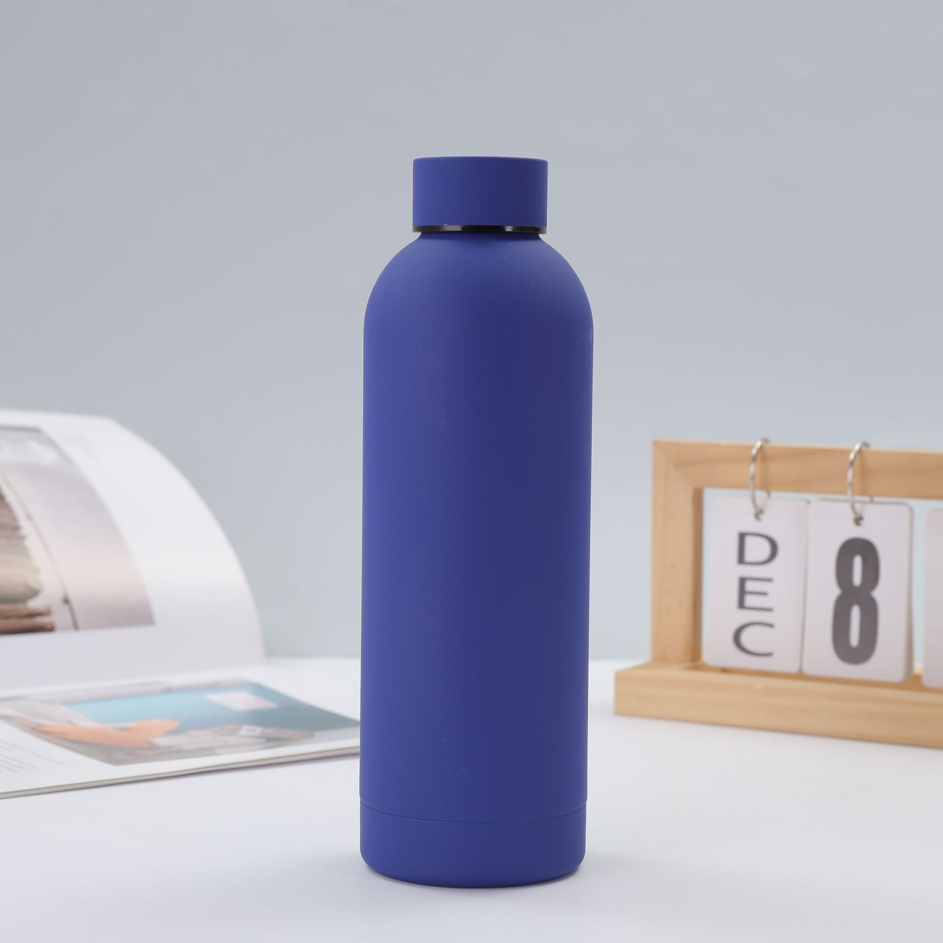 Customized 304 stainless steel vacuum insulated cups for cross-border American-style small-mouth bottles, outdoor large-capacity car sports water bottles Application Scenario