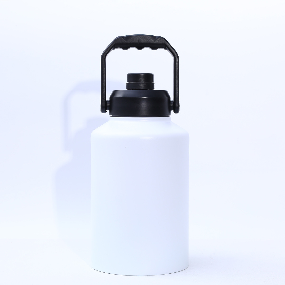 For outdoor use, carry a 304 stainless steel insulated water bottle with a handle, a 128oz large-capacity vacuum space flask Item Picture