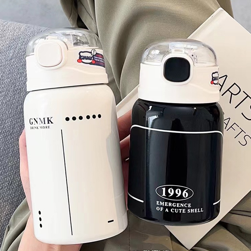 The new portable cup for girls on Instagram is compact and has a high level of appearance. It is a simple stainless steel insulated cup with a straws for girls full figure
