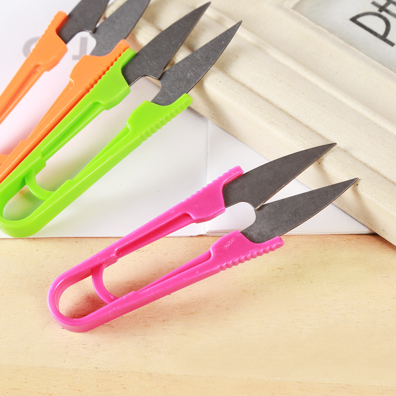 New cross-stitch colored scissors, plastic small scissors, yarn scissors, small scissors, plastic handle, yarn scissors, U-shaped scissors Specification drawing