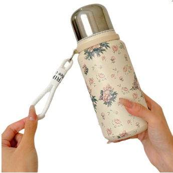 The new rose and peony Chinese-style retro insulated cup with a tea tray and a hand-held water bottle has a large capacity and can be carried with a string Item Picture