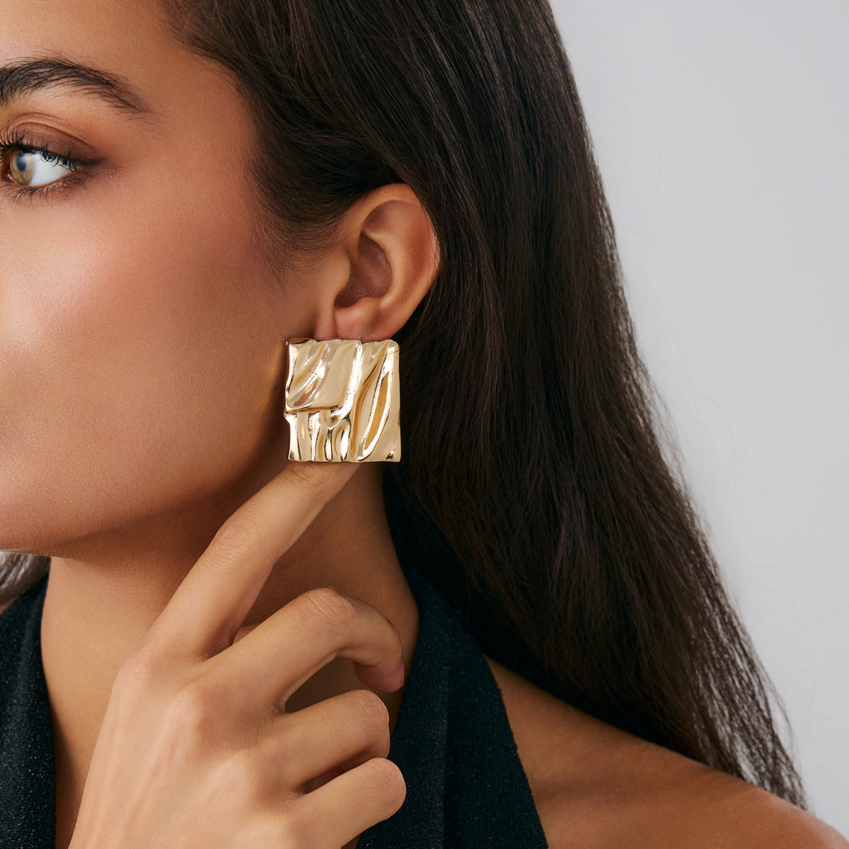 Foreign trade exaggeration earrings European and American fashion metal pleated stud earrings French personality bow earrings accessories Application Scenario