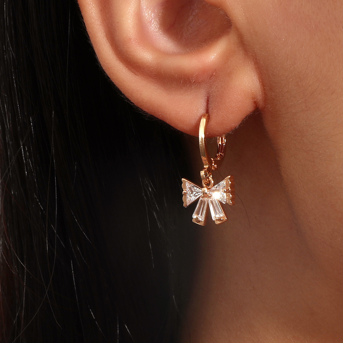 Korean retro style bow earrings, European and American ins style individual zircon earrings, fashionable and simple, super fairy ear buckles full figure