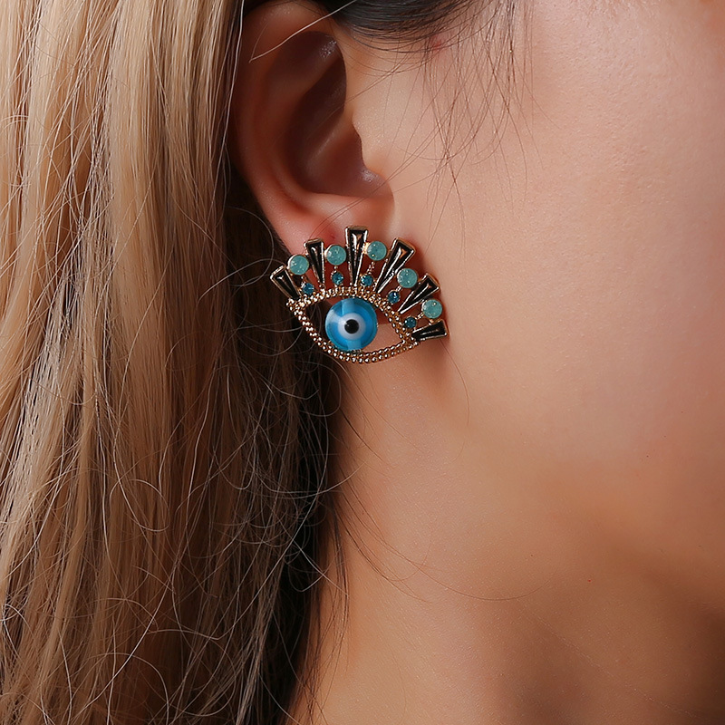 Creative new fashionable blue eye earrings with rhinestones, elegant ear studs and earrings wholesale from the manufacturer full figure