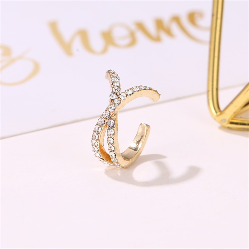 European and American popular earrings: cross U-shaped ear clips, retro diamond-encrusted earrings, simple single earrings without ear piercings, women's earrings Specification drawing