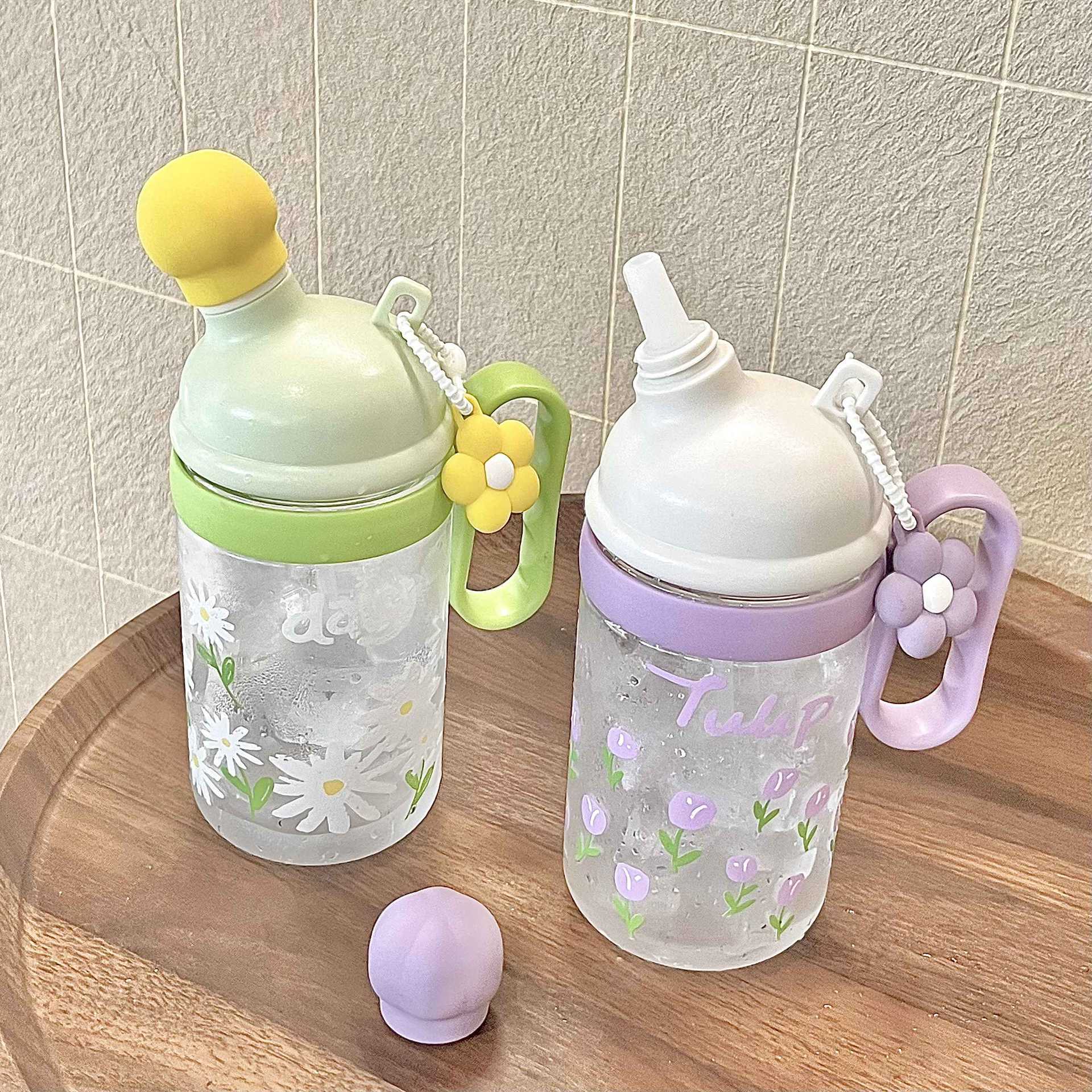 Summer niche portable and cute cartoon straw new plastic water cup, simple student in girls high appearance level cup Application Scenario