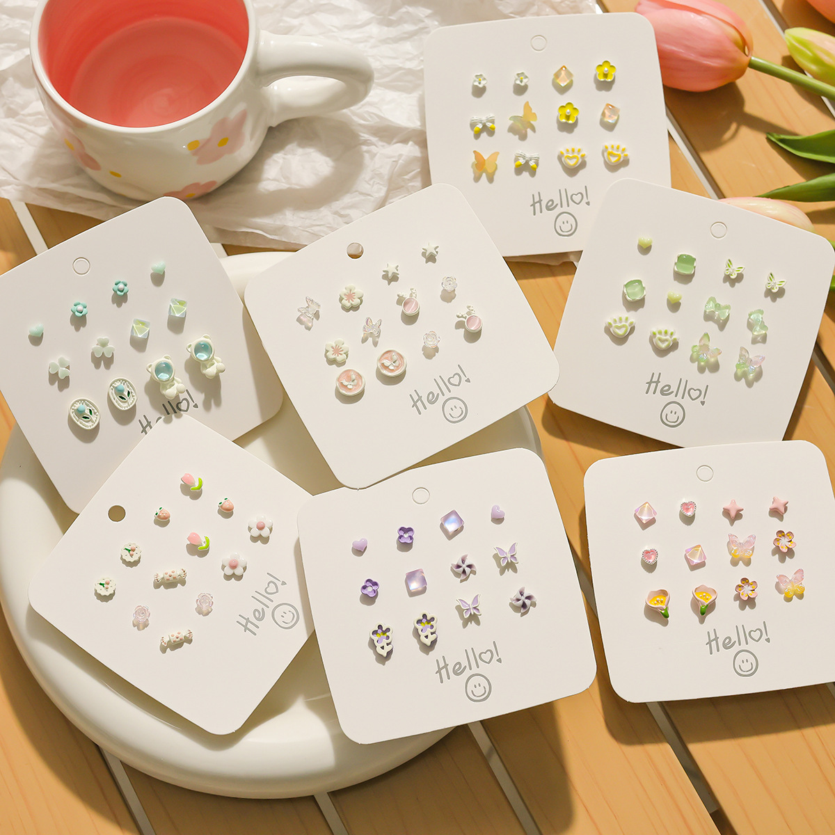 Cute and sweet girl heart stud earrings, simple and ins fresh and small student earrings, simple and versatile earrings wholesale full figure