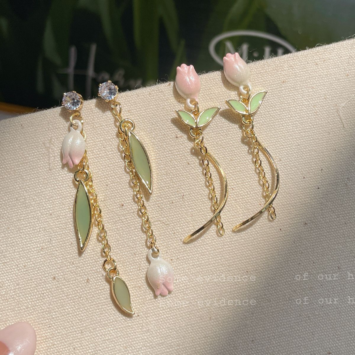 Summer sweet and exquisite tulip tassel earrings, women's silver needle, niche design, ethereal and gentle floral earrings full figure