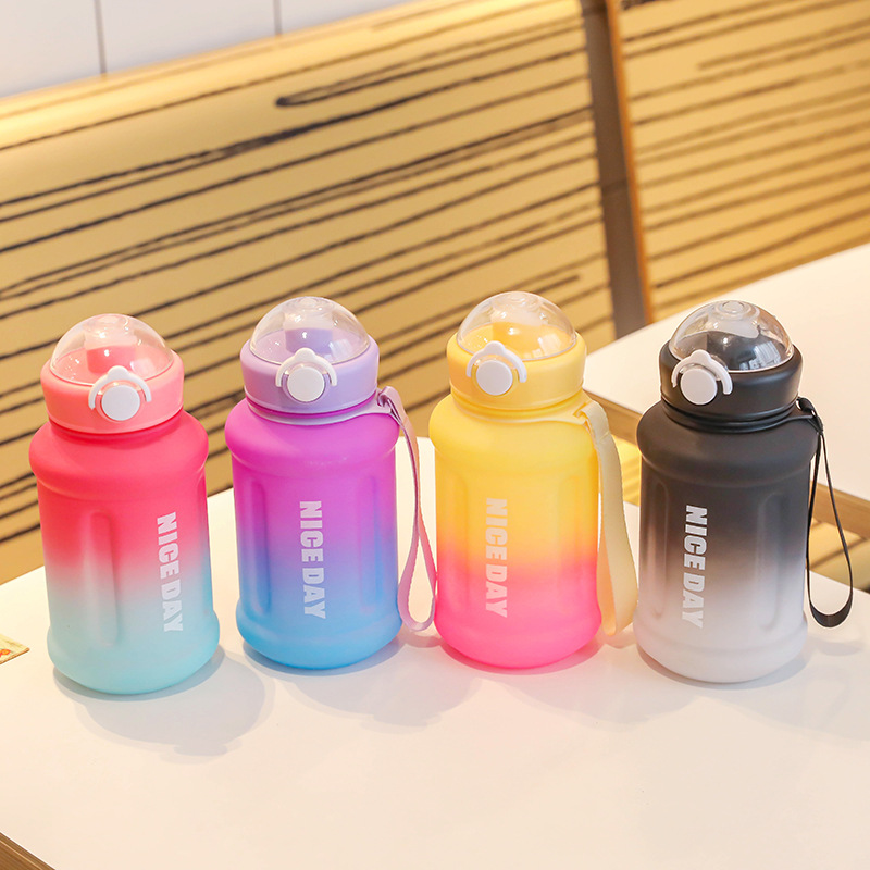 Donton plastic cups, children's cartoon outdoor large-capacity straw water cups, summer sports direct drinking cups for male and female students details Picture