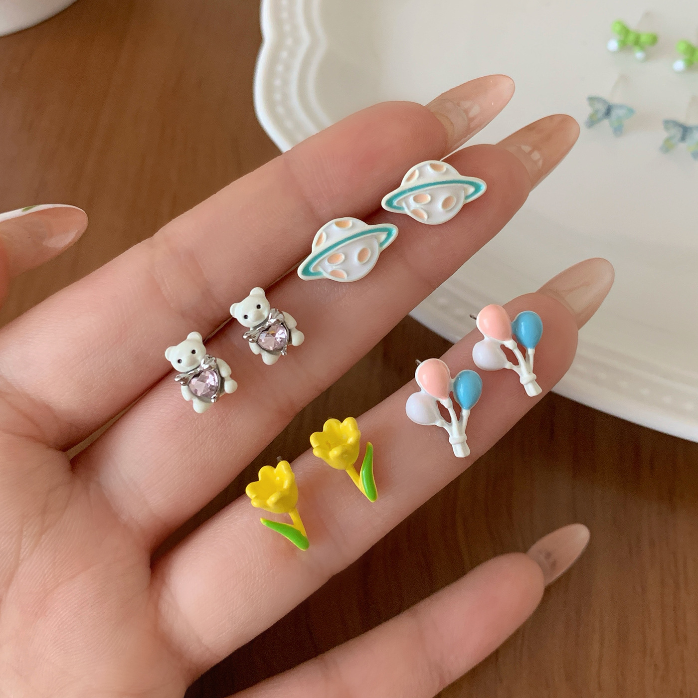 Summer fresh and cute Little Bear balloon Stud six-piece set for girls silver needle, small, cute and versatile student earrings Application Scenario