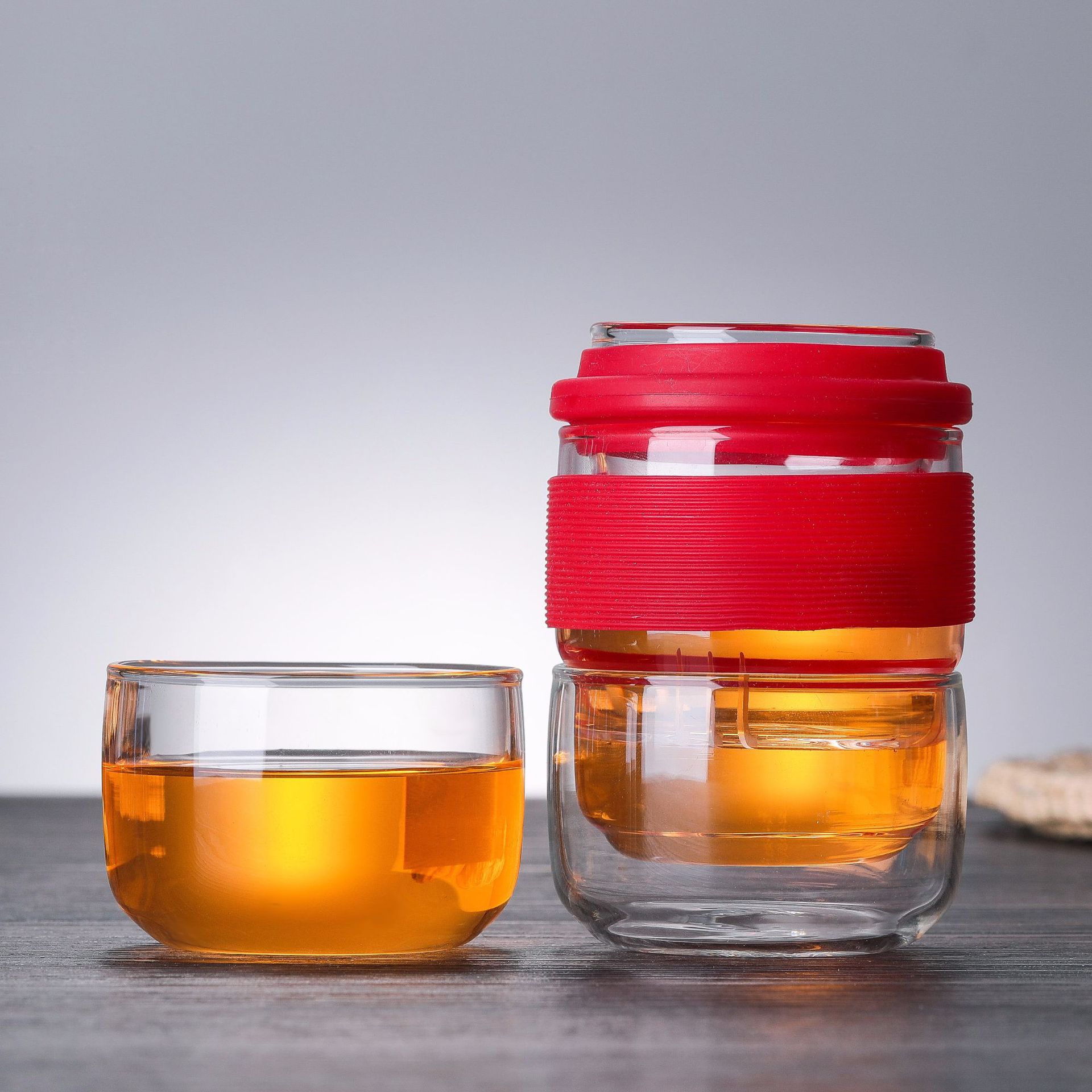Wholesale high borosilicate glass tea brewing cups, three-piece cups, travel cups, Gongfu tea sets, tea-water separation cups, tea cups Application Scenario