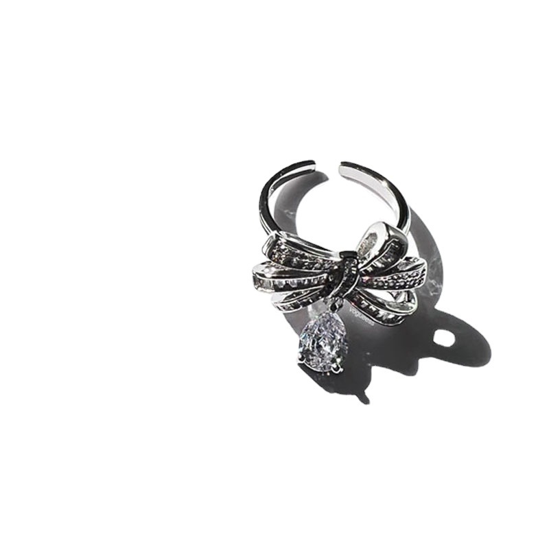 A new, light luxury and high-end open-mouth ring with a niche design sense, a fashionable and individual index ring for women on Instagram, showing a cold trend Item Picture