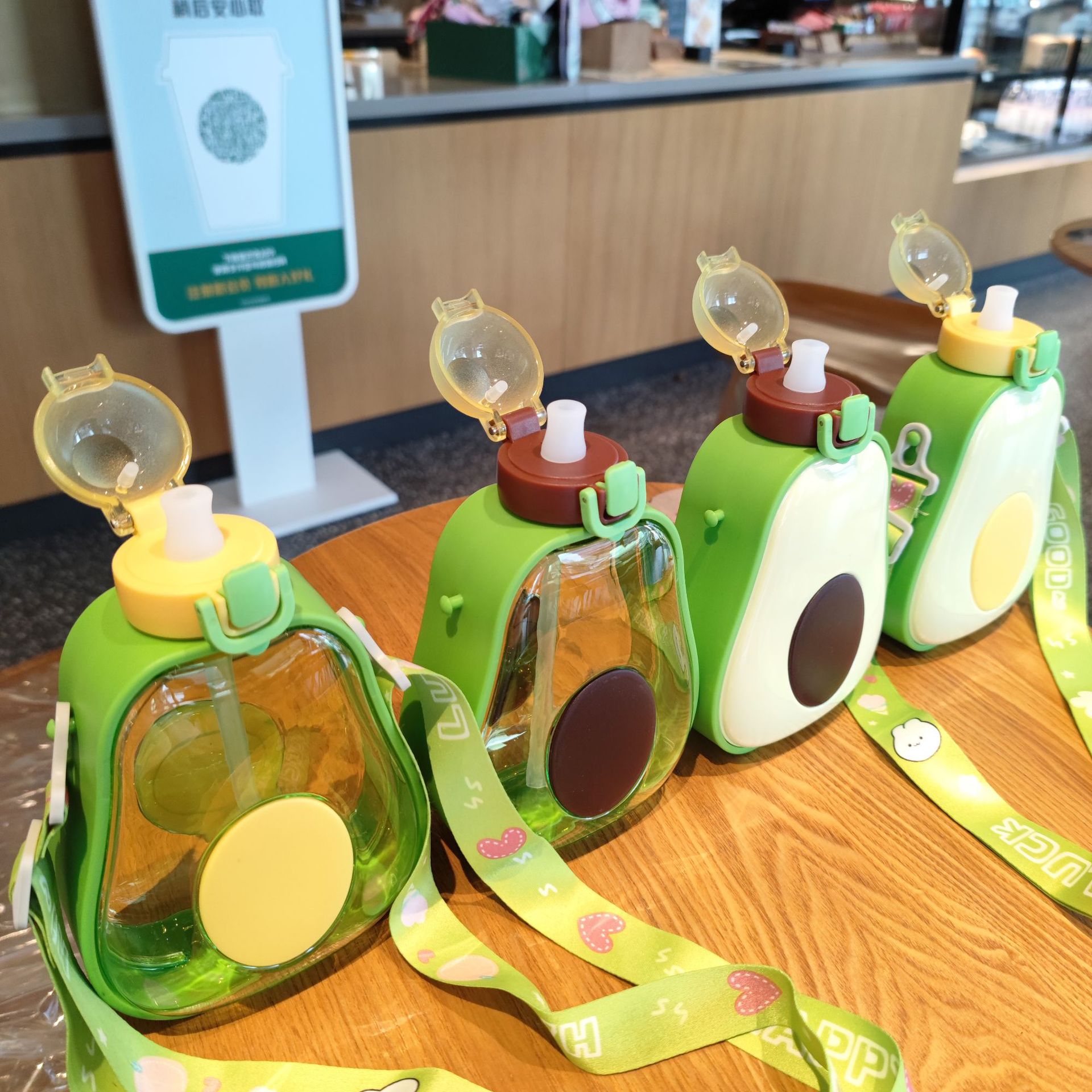 Yafiqi factory direct supply of avocado straws, plastic water cups, diagonal cross portable straps, custom advertising gift cups Specification drawing