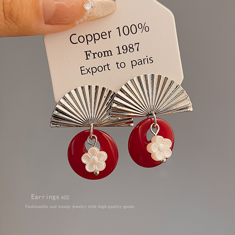 High-end retro fan earrings for women, 2024 new, niche design, simple autumn and winter stud earrings, personalized earrings details Picture