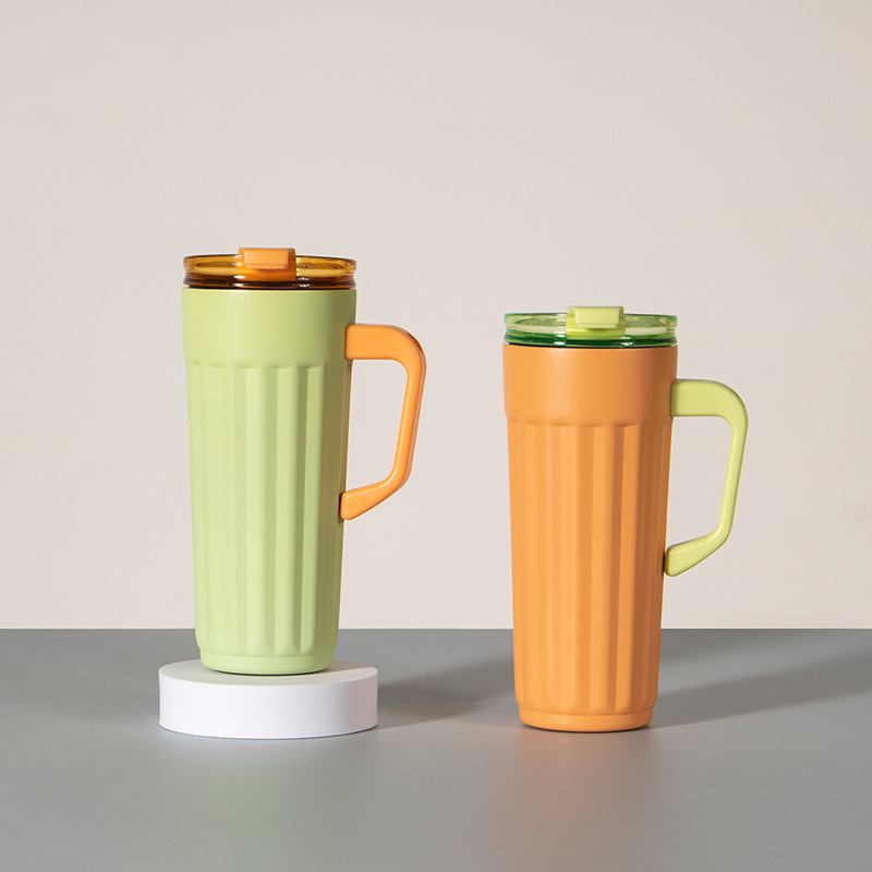 New exclusive private mold 520ml vertical handle coffee cup, stainless steel insulated cup, straw coffee cup Application Scenario