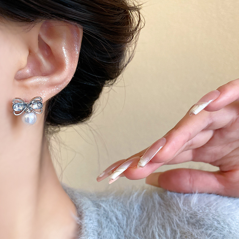 925 Silver Needle Exquisite Zircon Bow Pearl Stud Earrings for Women, new 2024 trendy, high-end and light luxury earrings Application Scenario
