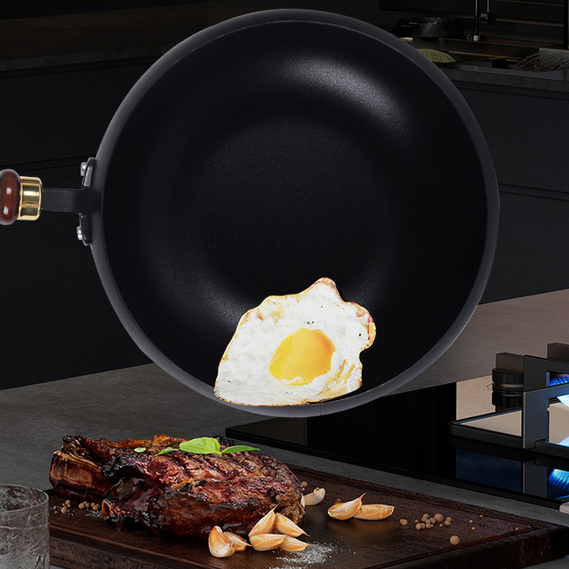 Cross-border traditional large-bellied pot, household non-stick pot, hand-forged multi-functional cast iron pot, small wok for stir-frying and stewing soup Application Scenario