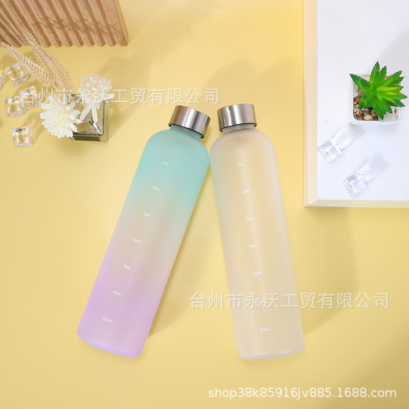 Amazon 1000ML gradient color large capacity frosted water cup, stainless steel lid space cup, portable sports plastic cup Application Scenario