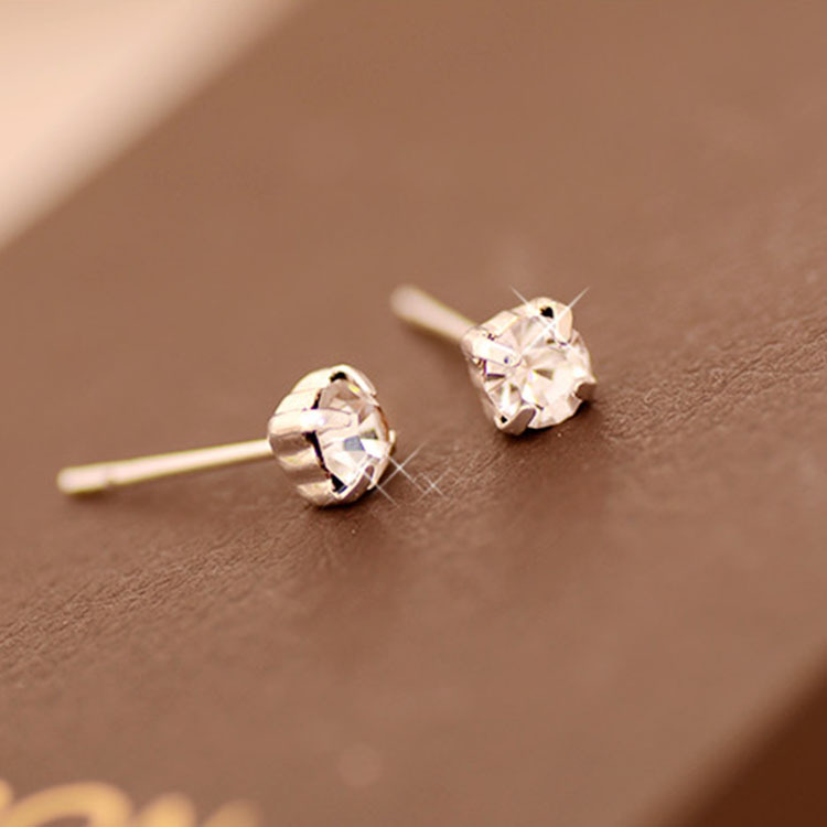 Korean version jewelry wholesale: Sparkling diamond alloy stud earrings, claw diamond crystal gemstone earrings, Lulu earrings Specification drawing