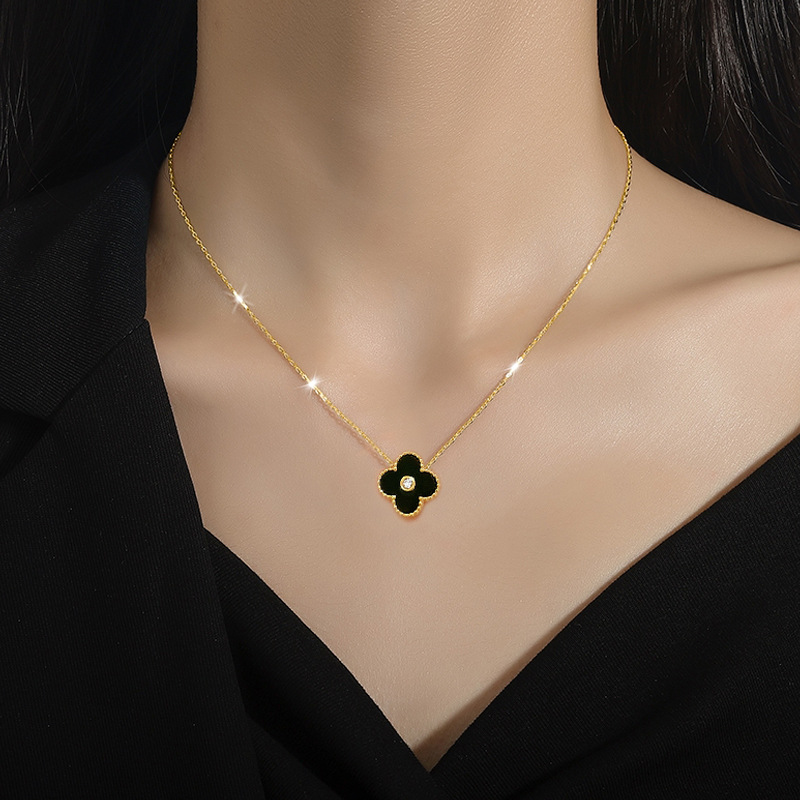 【 All-titanium Steel 】 Mother-of-pearl four-leaf flower minimalist style furnace real gold necklace, female Instagram Internet celebrity collarbone chain accessory details Picture