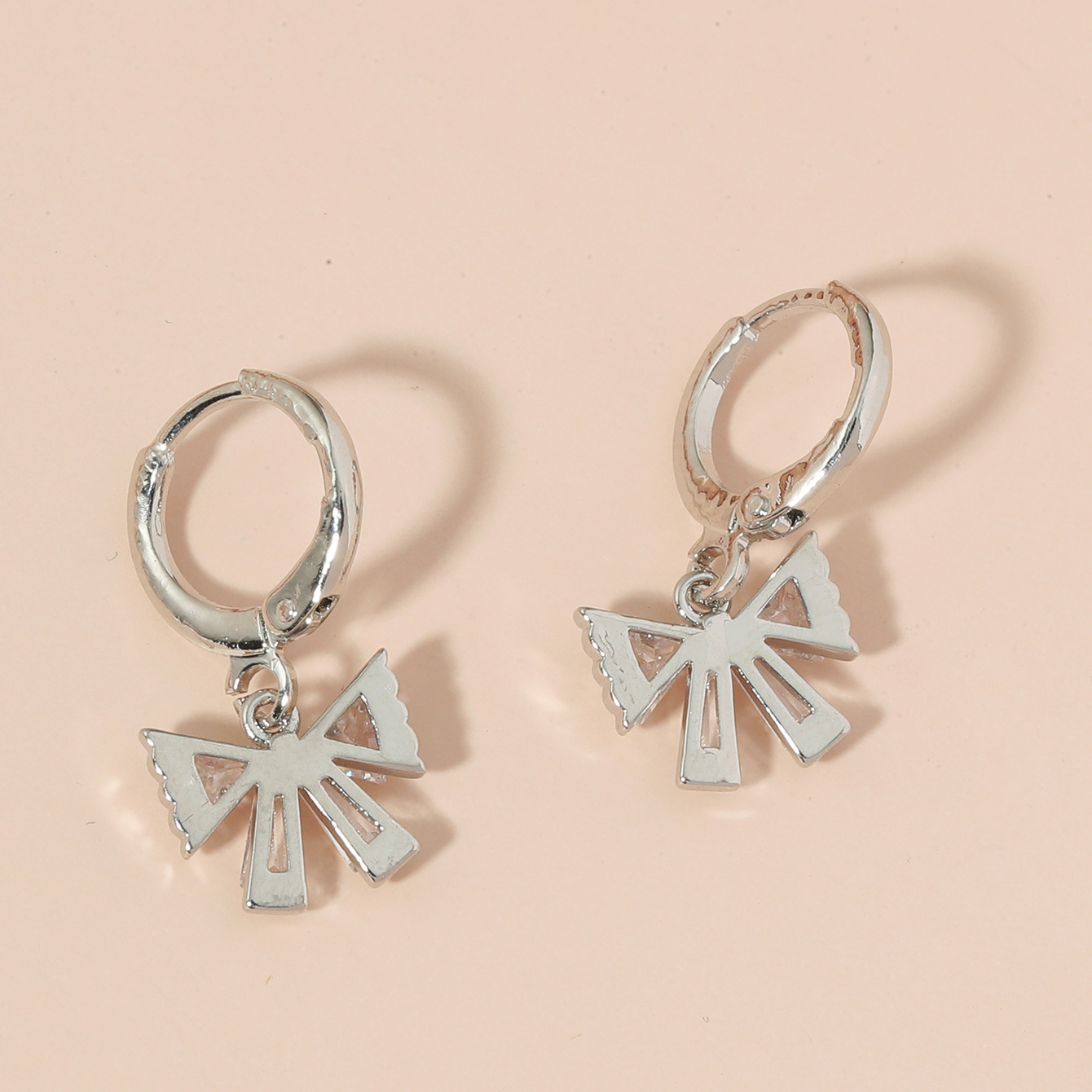 Korean retro style bow earrings, European and American ins style individual zircon earrings, fashionable and simple, super fairy ear buckles Application Scenario