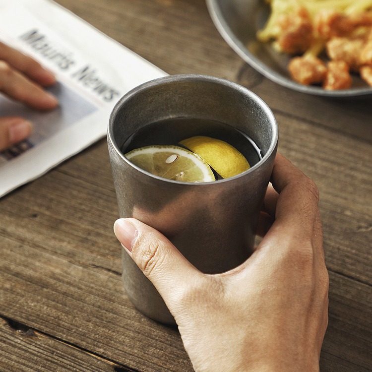 Industrial snowflake grey American coffee cup, outdoor camping personalized water cup, retro aged stainless steel mug Application Scenario