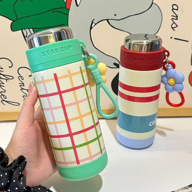 Cross-border 316 stainless steel insulated cup for children and girls, high appearance level, portable with a handle, exquisite and cute vacuum tea cup Application Scenario