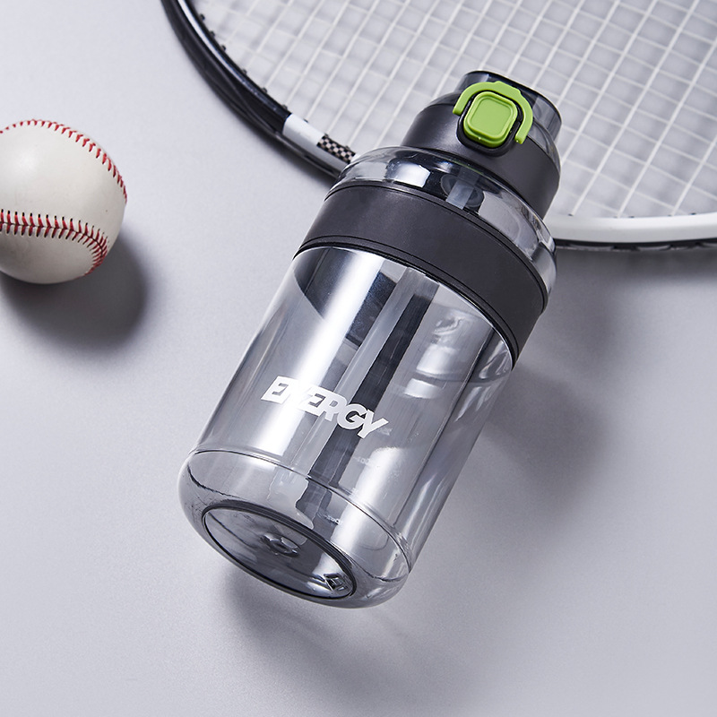 Fuxing Sports Water Bottle, Student large-capacity outdoor portable men's water cup, Fitness graduated Straw Cup, anti-drop Space cup Application Scenario