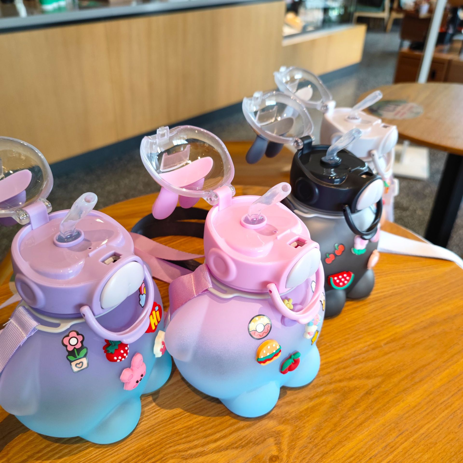 Factory direct sales and wholesale of big-bellied cute pets, adorable bucktoothed rabbits, chubby cups, straw straps, water cups, and custom gift cups Specification drawing