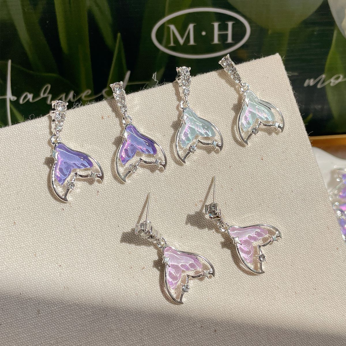 Mermaid Girl Laser purple fishtail earrings, women's silver needle, niche design, exquisite and sweet, summer fresh and delicate earrings Specification drawing
