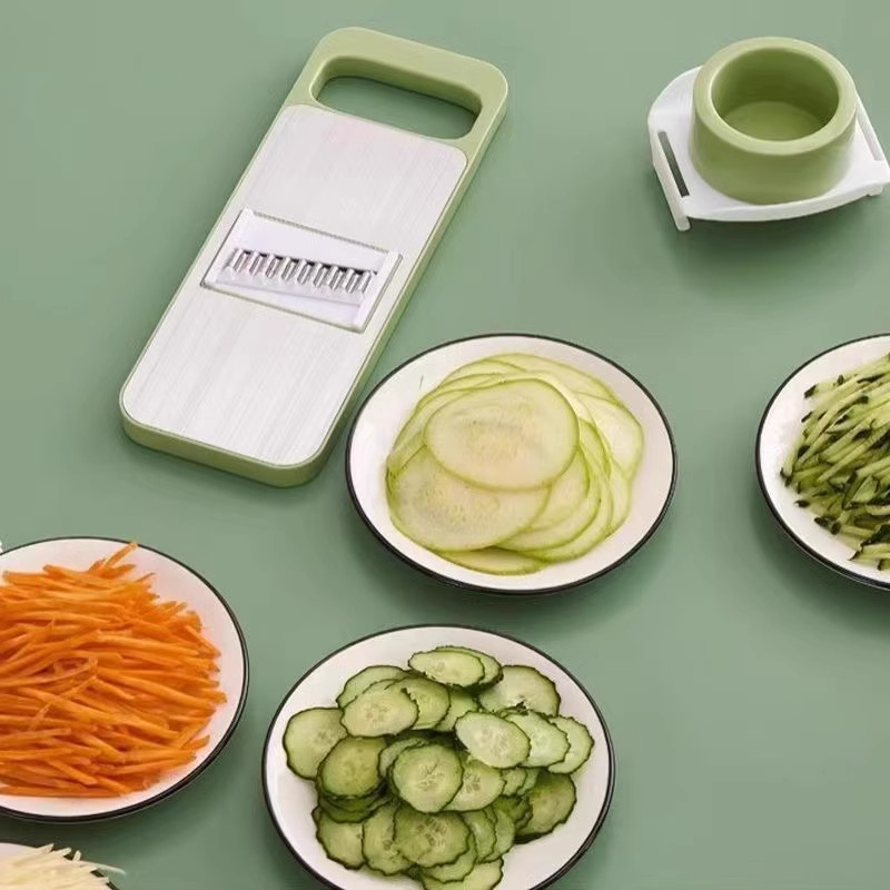 Multi-functional vegetable slicer, potato shreds grater, household thick shreds, kitchen vegetable insertion and slicing machine, shreder and grater Application Scenario