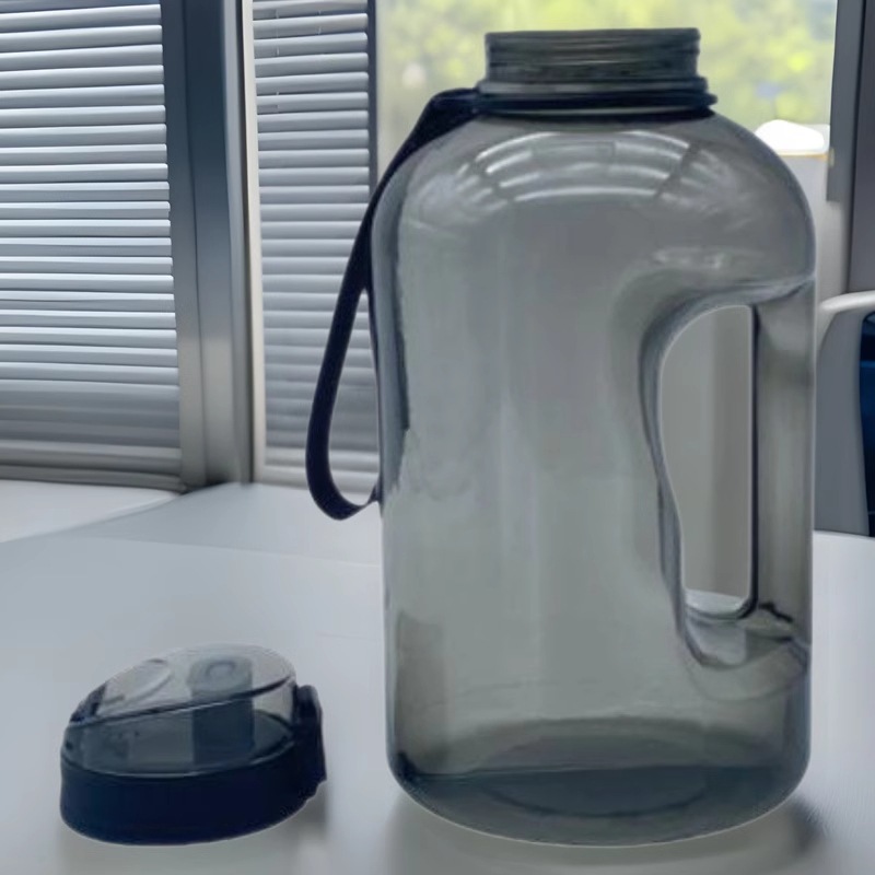 New products from the manufacturer of large-capacity high-temperature resistant plastic water cups, sports outdoor cups, PC water cups, fitness tonnage cups and tonnage buckets details Picture