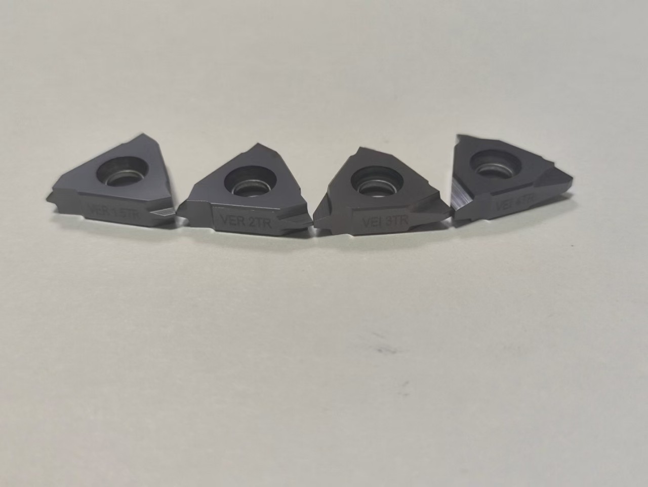 Vertical thread cutter 16VER AG60/AG55 22VER N60 27VER V60 3.0 4.0TR inserts Application Scenario