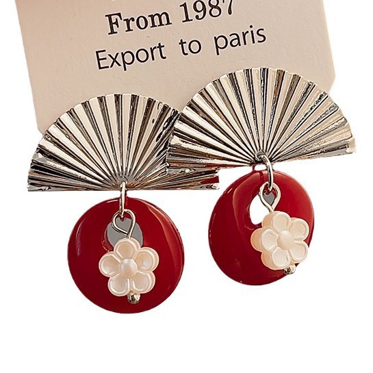 High-end retro fan earrings for women, 2024 new, niche design, simple autumn and winter stud earrings, personalized earrings Item Picture